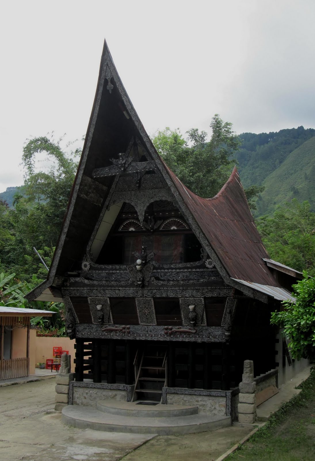 The Architecture of Indonesia The Fact of Indonesia